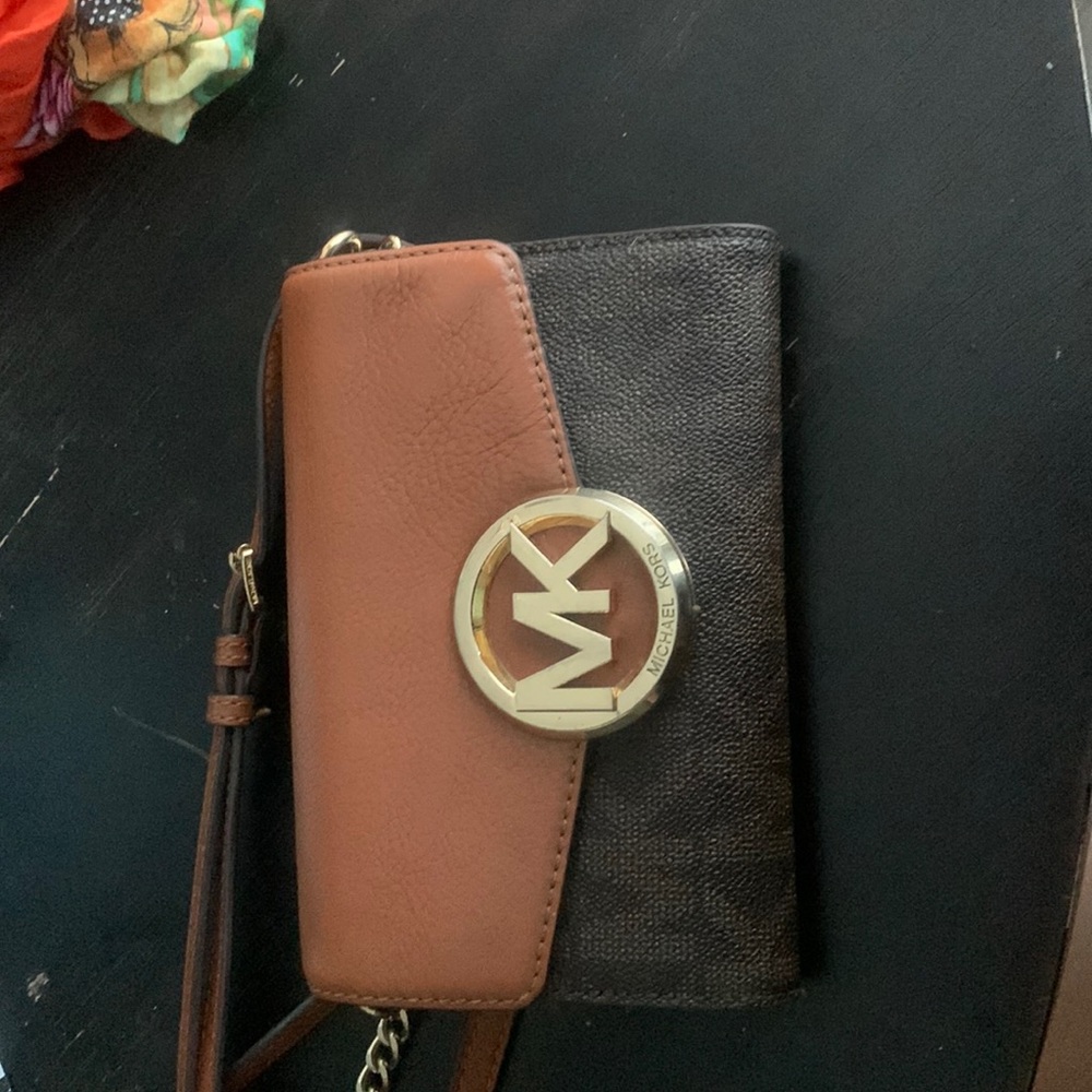 Michael kors purse (bag)